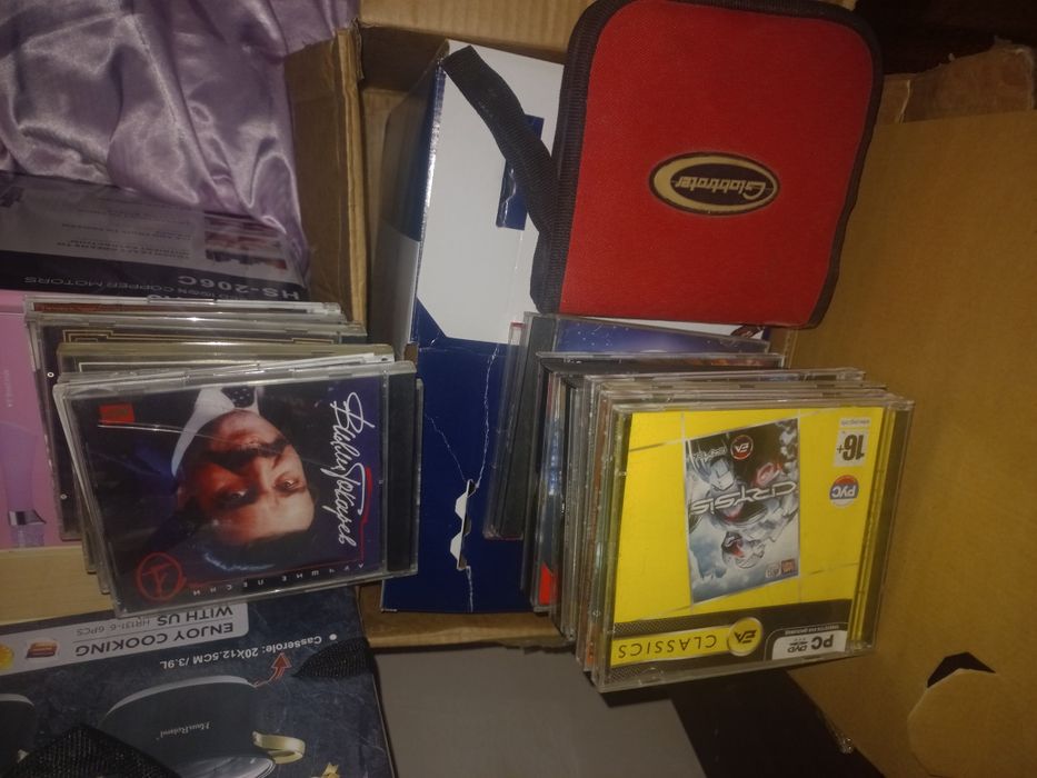 Диски игровые  музыкальные и Чистые.компьютерные