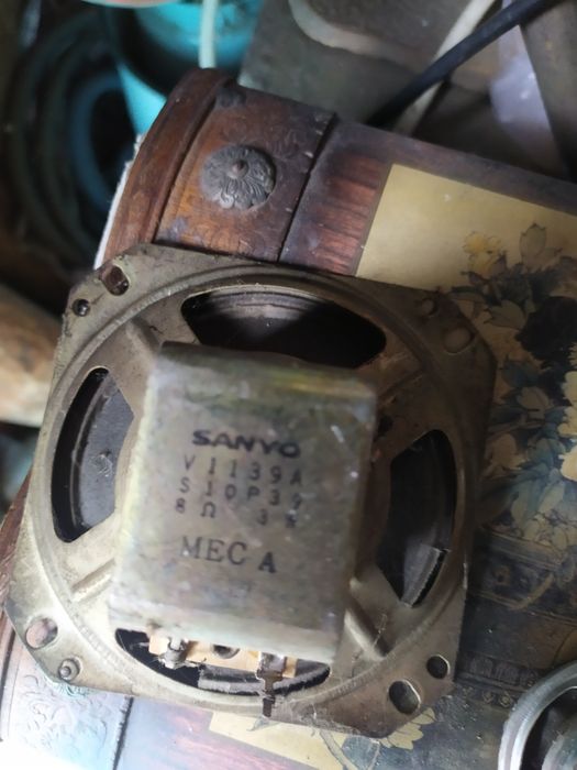 Продам три динамика.