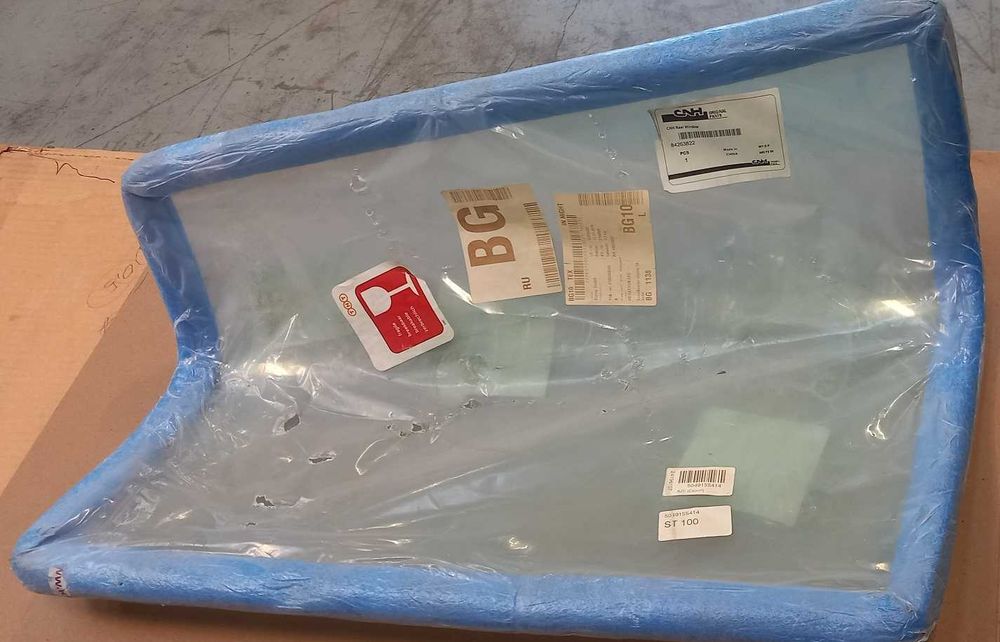 Стъкло задно дясно ъглово CASE