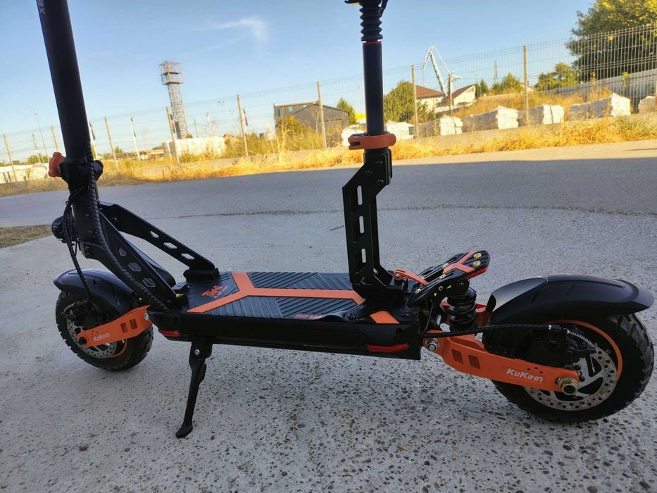 Vând trotineta electrica Kukirin G2 Max