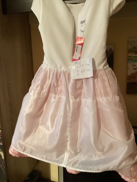 НОВА с етикет Рокля 146