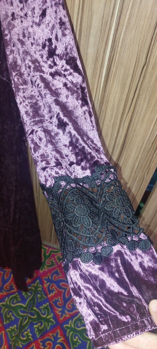 Продам новое велюровое платье