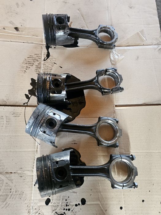 Piston motor cu biela  Yanmar 4TNE98