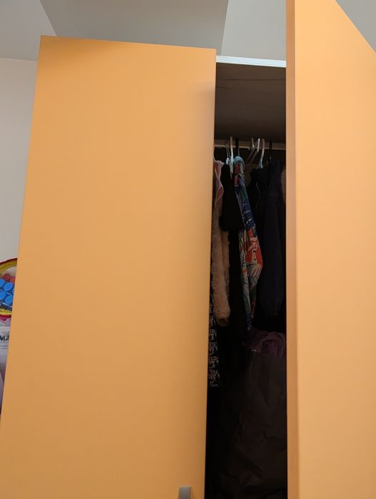 Гардероби 2 бр и скрин 1 бр.   300 евро