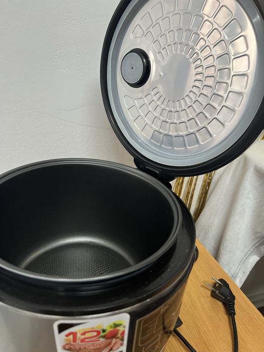 Мультиварка Redmond