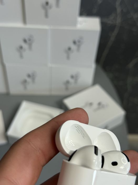 AirPods gen 4 ANC top