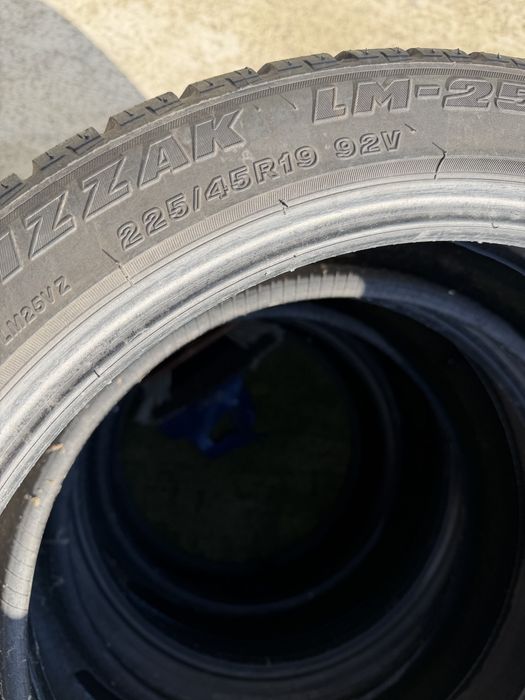 Vând cauciucuri iarna 225/45 r19