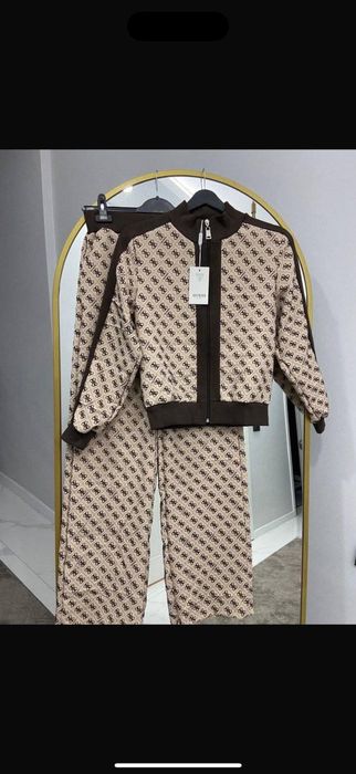 Compleu damă diferite modele