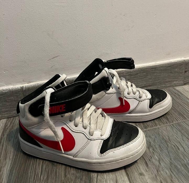 Vand adidași nike