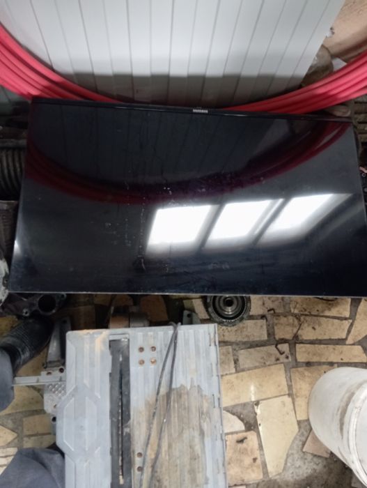 Телевизор сатылады сынған.на запчасти