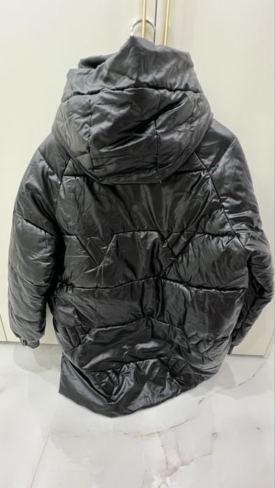 Продам демисезонную куртку