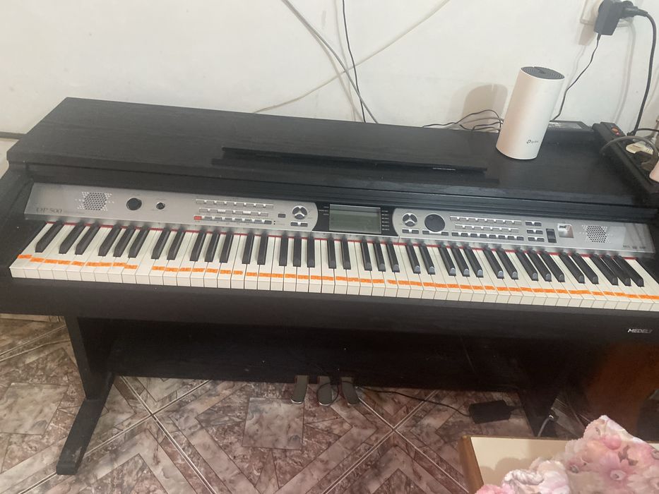 Pianina Medeli DP 500
