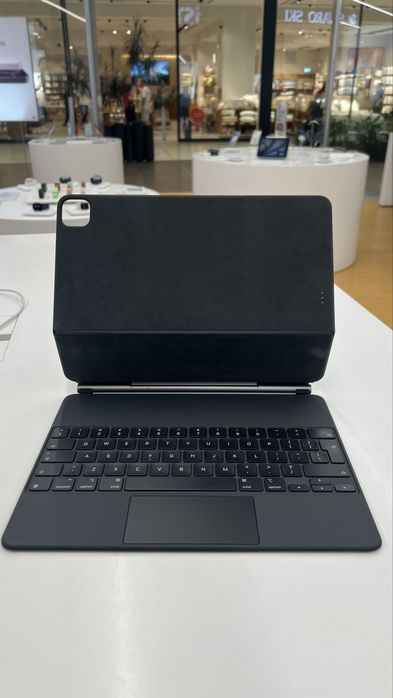 Apple Magic Keyboard 12.9