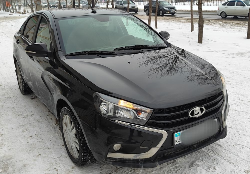 Lada Vesta            .