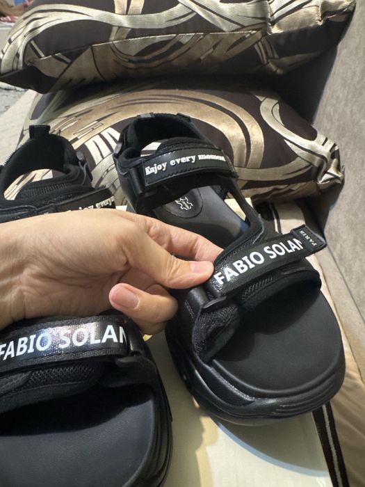 Сандали абсолютно новые