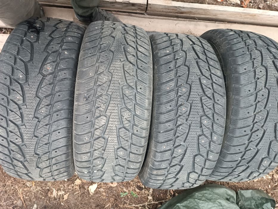 Продам комплект шин
