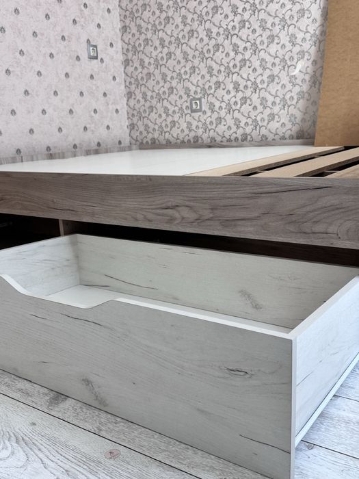 Продам двуспальную кровать