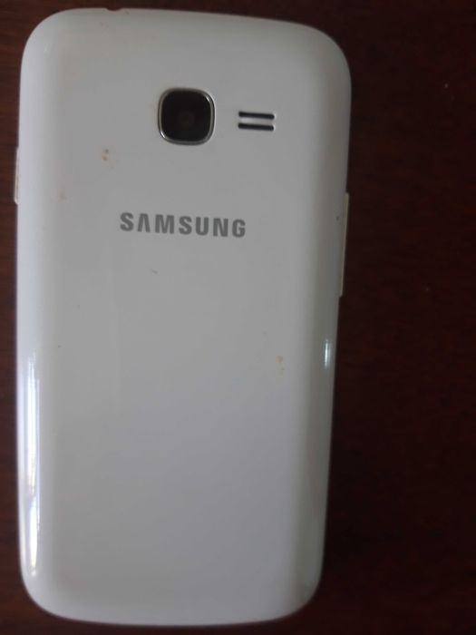 Смартфон  "Samsung "небольшой