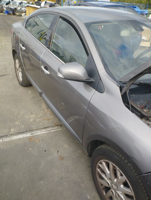 Bara fata capota aripa far Renault fluence