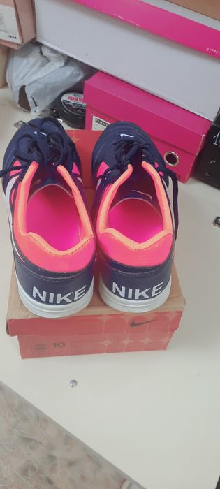 Кроссовки-бутсы  Nike 37-38 размера