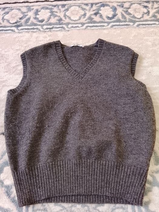 Женская жилетка (безрукавка) базовая