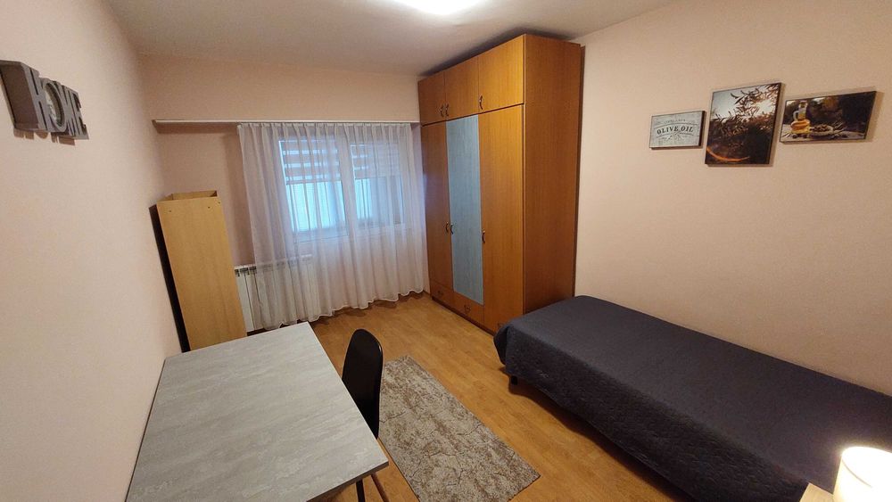 Persoana fizica, inchiriez apartament cu 4 camere etaj 1, situat in zona Pacurari (semafor Lukoil)