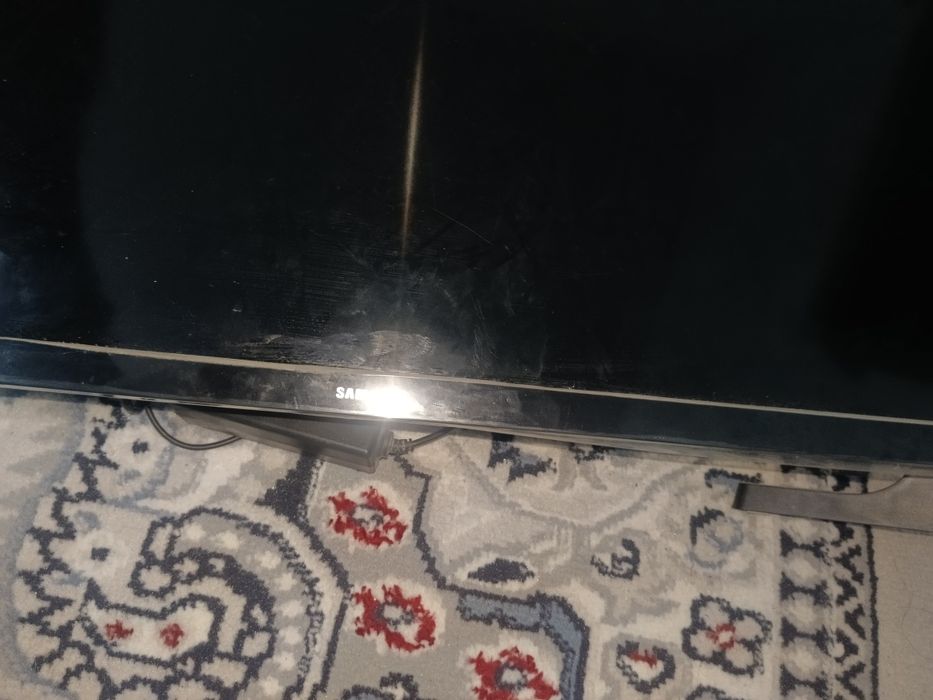 Samsung smart , kafolati 1 yil qolgan, usta koʻrmagan,arginal samsung