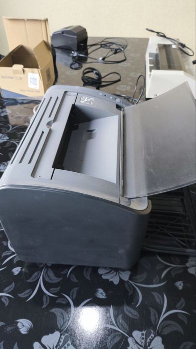 CANON LBP2900B почти новый