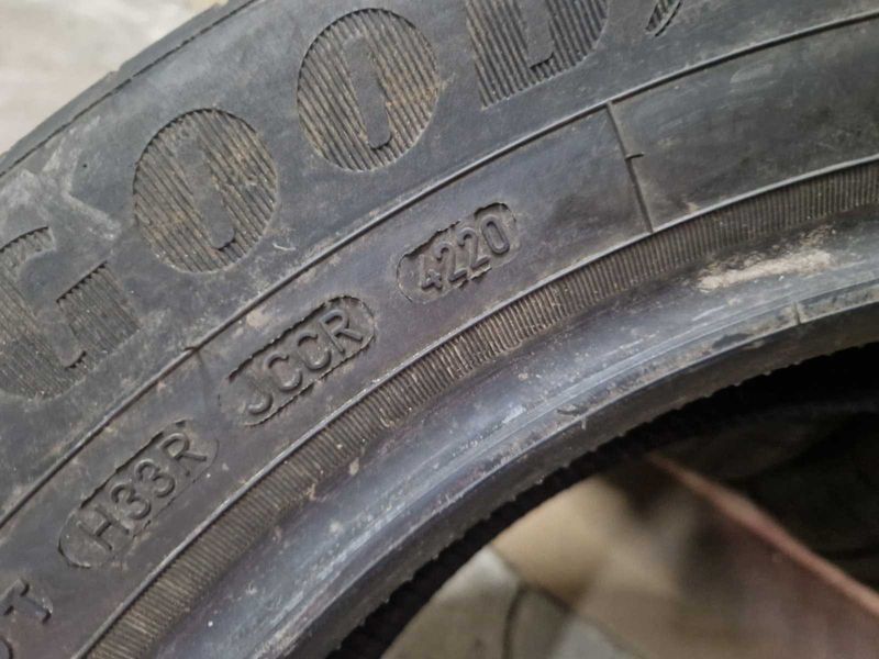 4 Goodyear R17 215/55
летни гуми
DOT4220