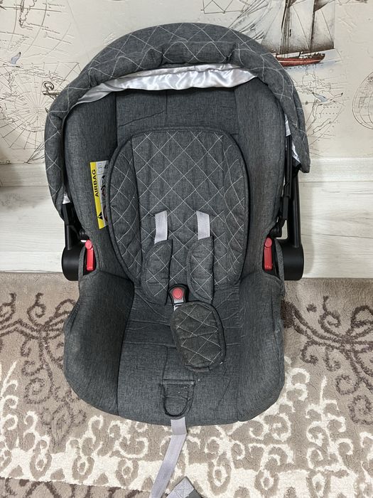 Продам автолюльку до года