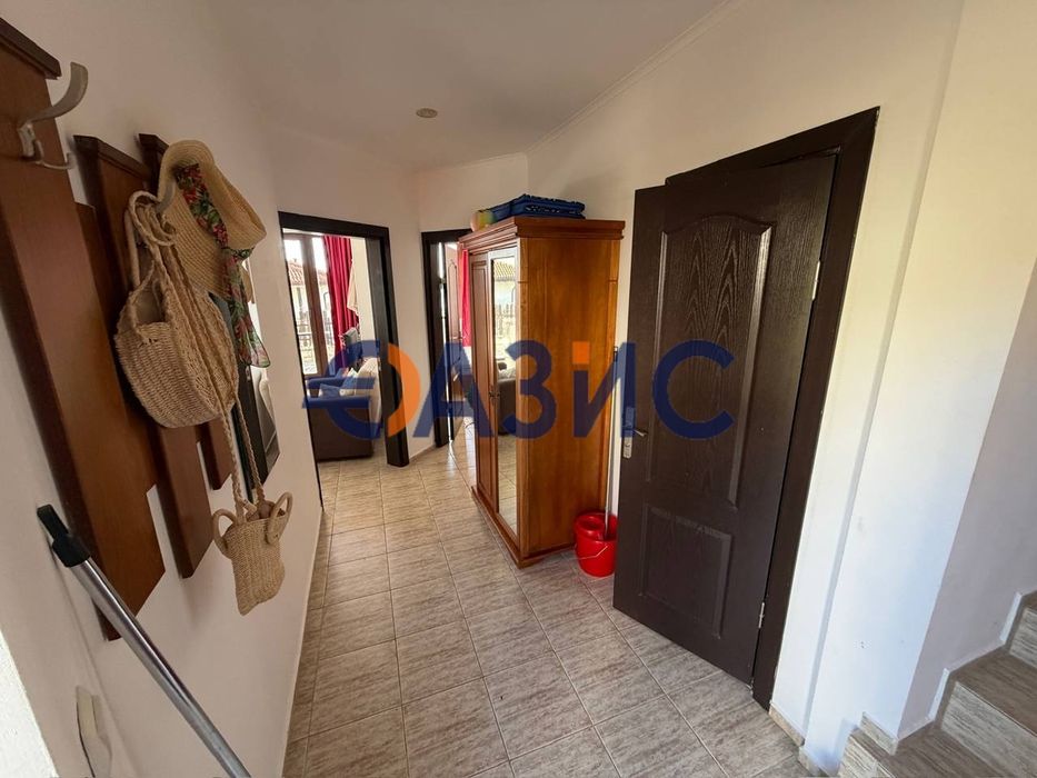Продава се Тристаен апартамент в с. Кошарица, Област Бургас - 103 кв.м за 488 €/кв.м - Снимка #1