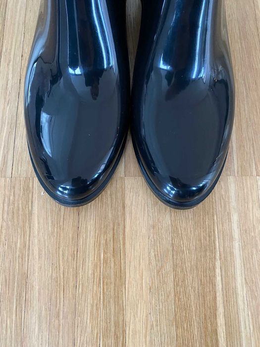 MOSCHINO - Ghete Chelsea de ploaie negre cu logo si inima