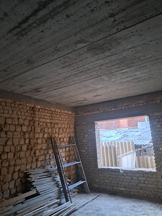 Уй сотилади келесда сантўрада