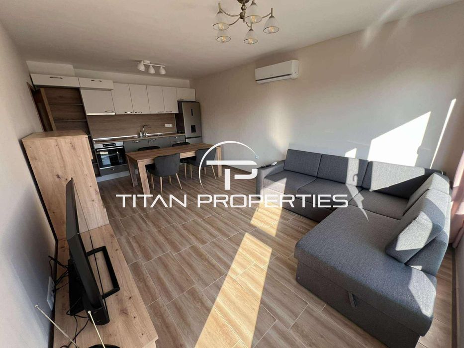 Дава се под наем Тристаен апартамент в Варна, Център - 104 кв.м за 1380 € - Снимка #2