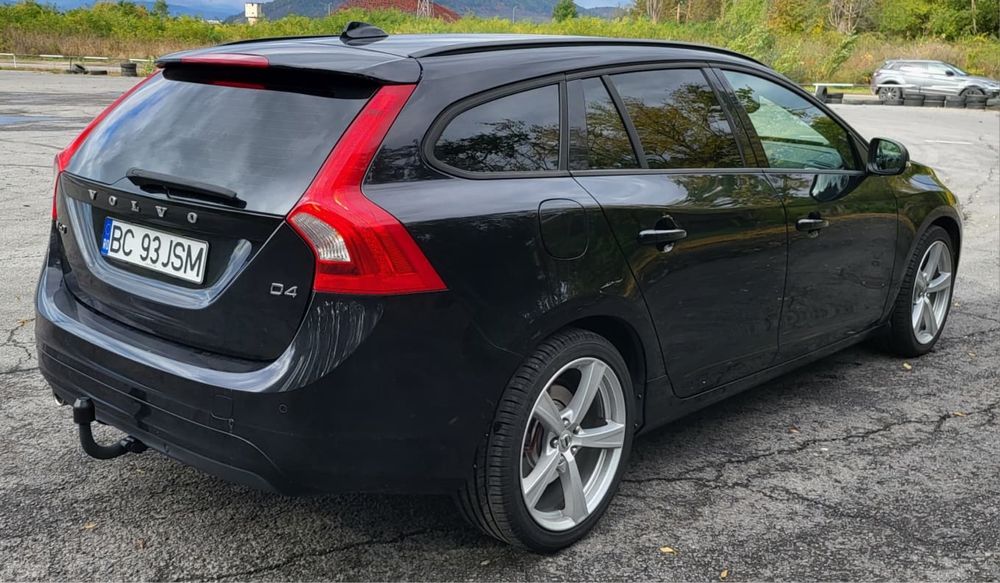 Volvo V60 2.0 Diesel *Cutie Automată *5 Cilindri *2015