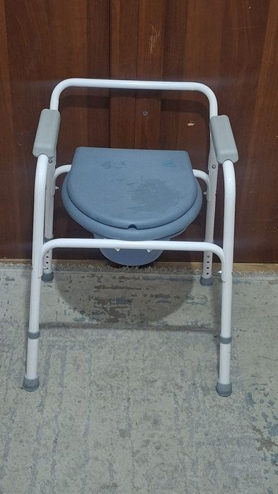 Санитарный стул туалет