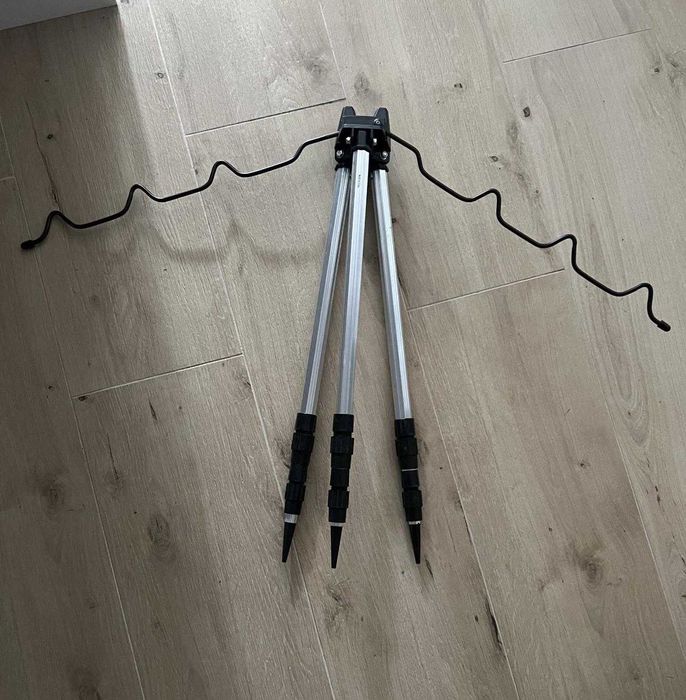 Tripod Pescuit 4 lansete reglabil - NOU