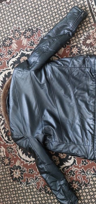 Куртка с воротником