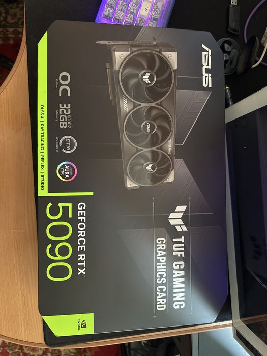 продам видеокарту ASUS TUF RTX 5090 32GB
