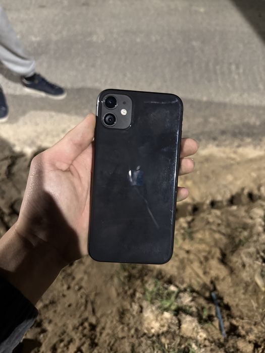 Айфон 11 128гб.
