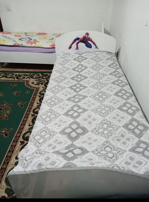 Продам стенку и кровать
