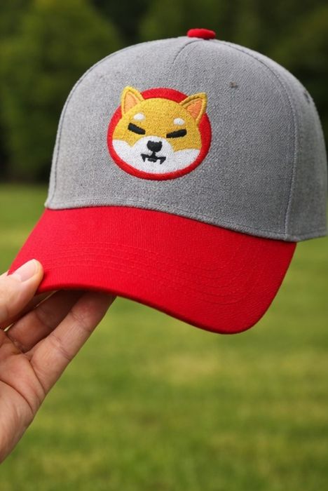 Шапка "Shiba Inu" memecoin