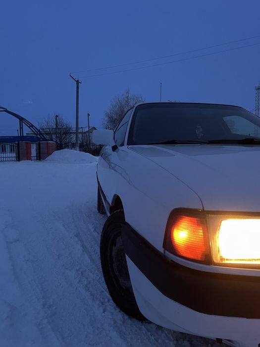 Продам Audi 80 1.8 моно , 1990 год