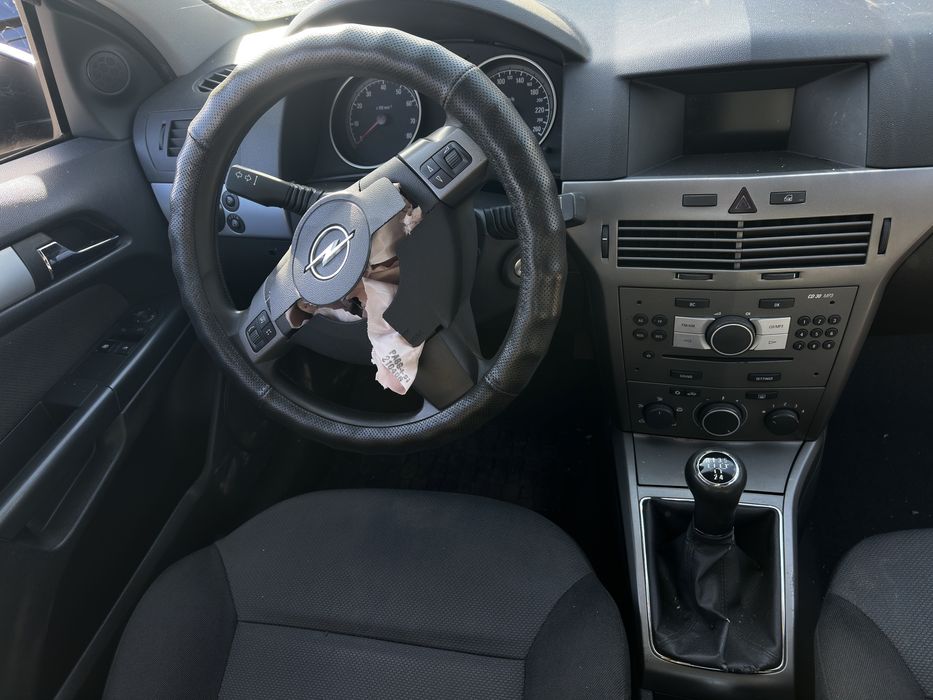 Само на части! Opel Astra H GTC 1.4i Z14XEP