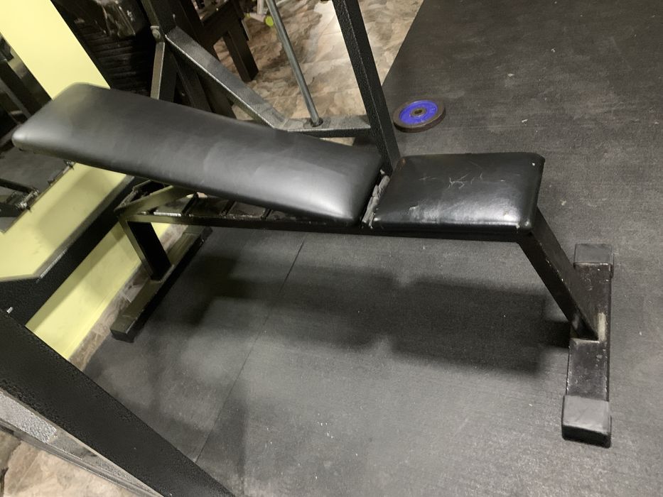 Фитнес уреди, лостове и пейки