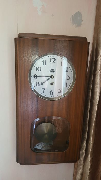 Продам настенные часы.