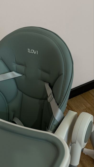 Продам стульчик для кормления ilovi