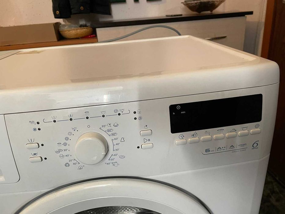 пералня Whirlpool на части