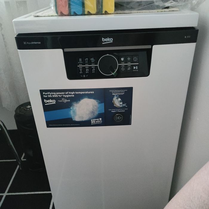 Съдомиялна машина ЧИСТО НОВА!!!