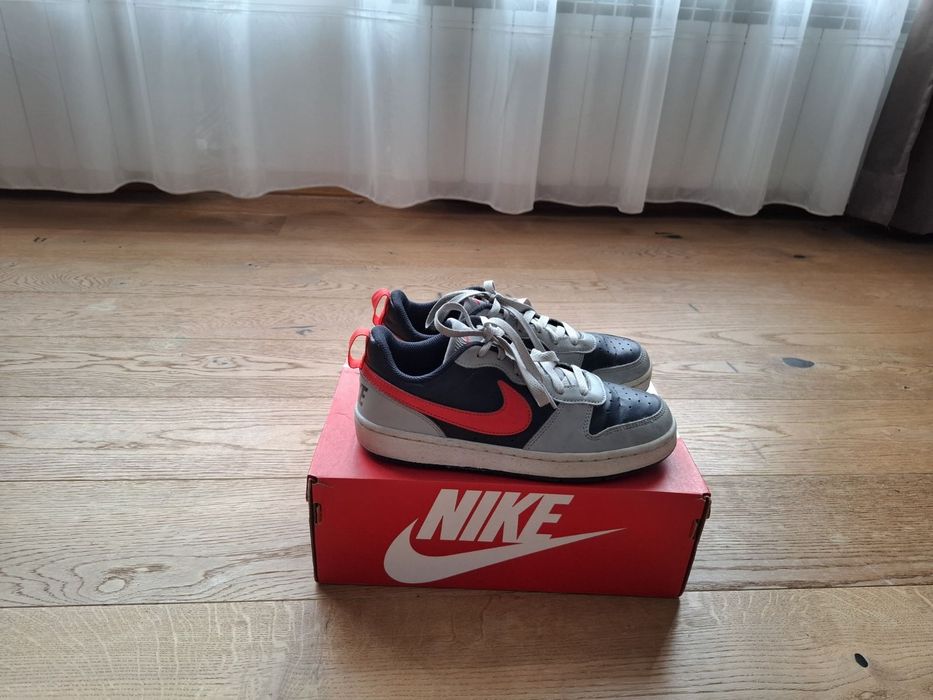 Обувки Nike air номер 37.5